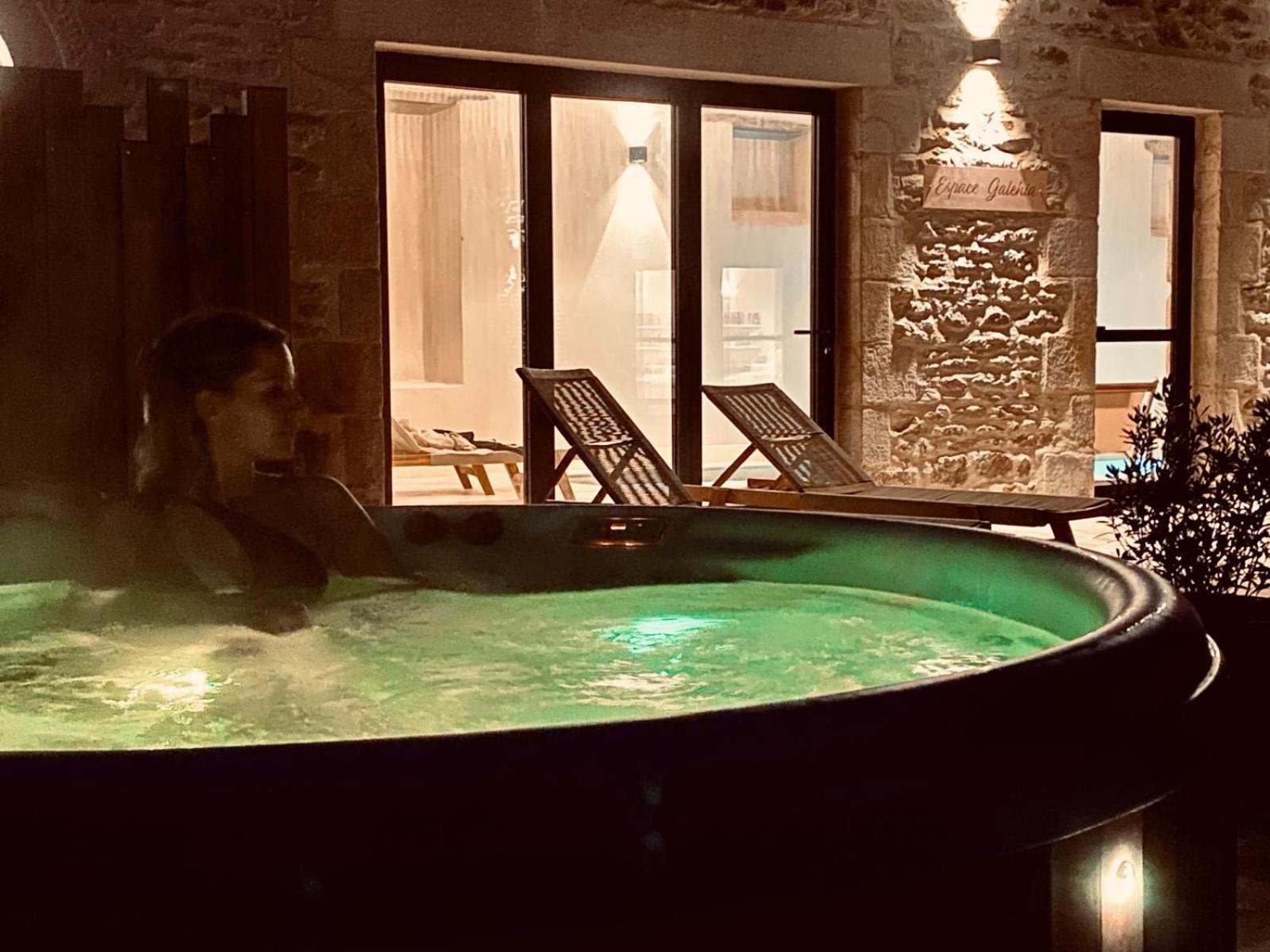 Le Domaine De Soani - Piscine Interieure, Jacuzzis & Sauna Adult Only Saint-Évarzec Екстериор снимка